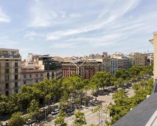 Exterior view of Attic to rent in  Barcelona Capital  with Air Conditioner and Terrace