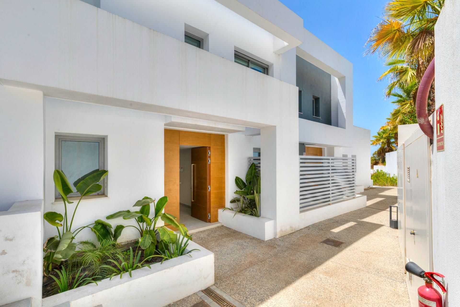 Exterior view of Single-family semi-detached for sale in Marbella  with Air Conditioner, Heating and Private garden