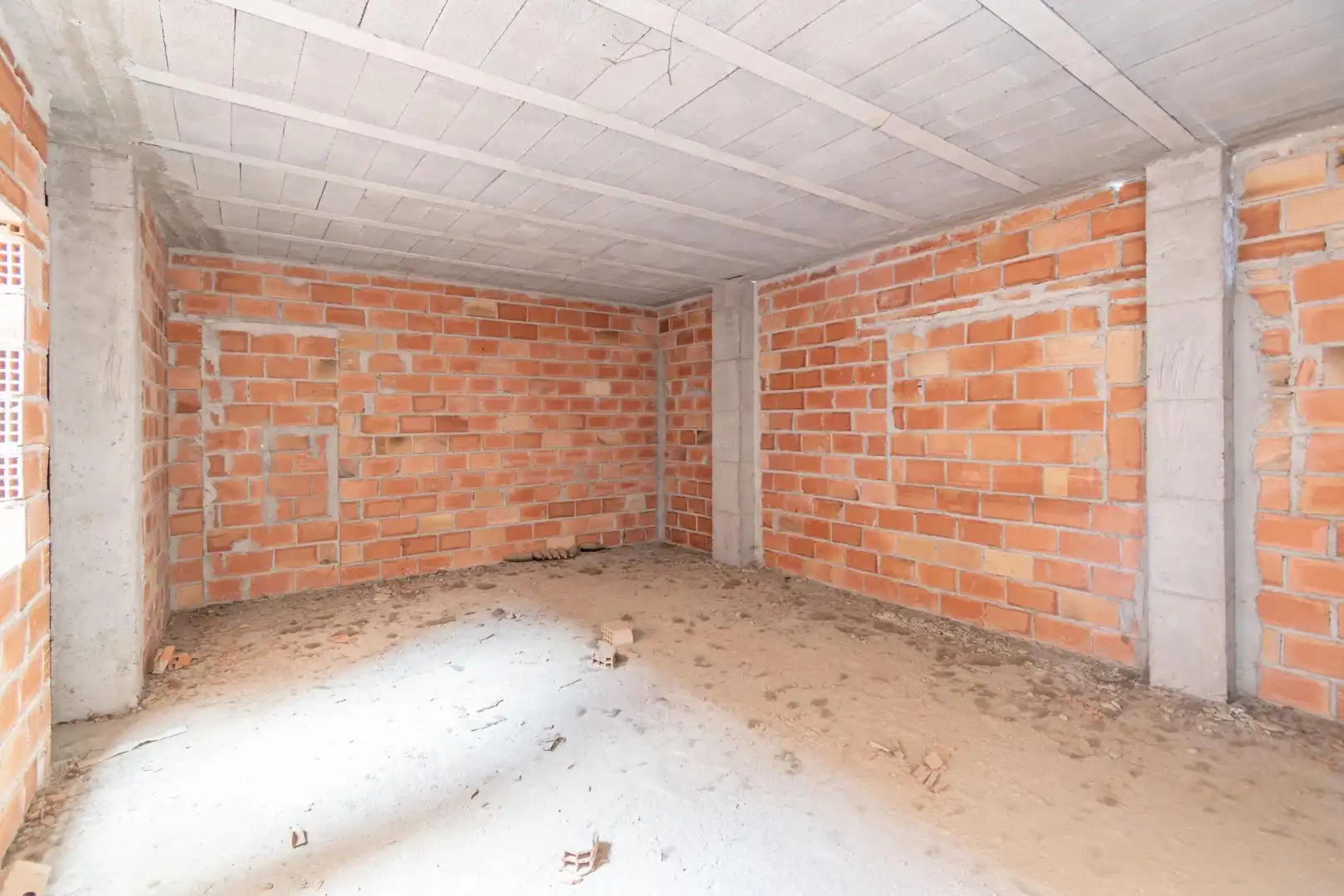 Buildings for sale in La Peza