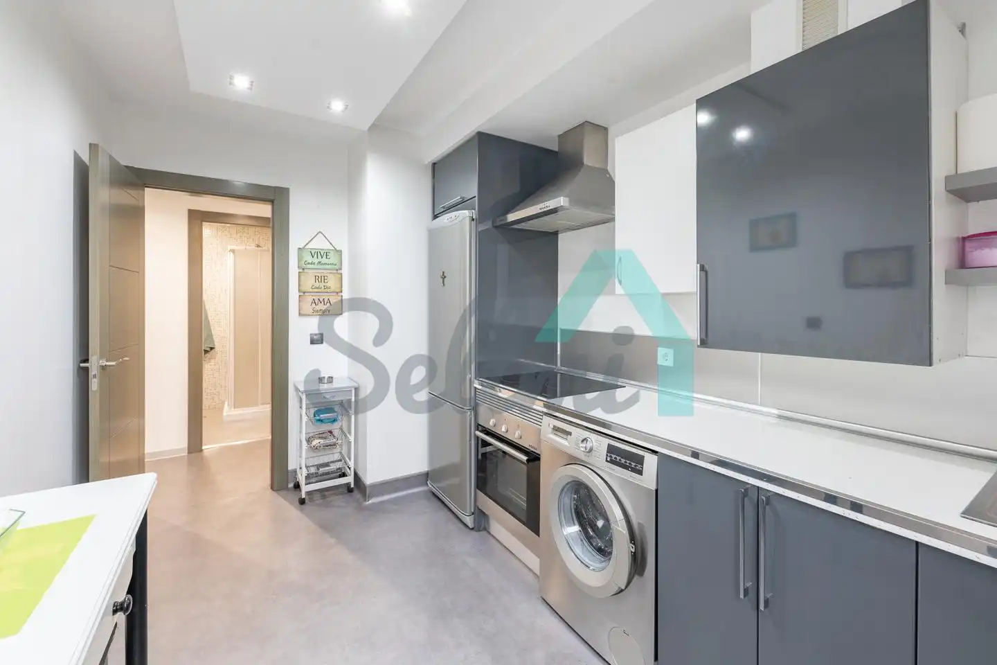 Kitchen of Flat for share in Oviedo   with Heating, Furnished and Internet