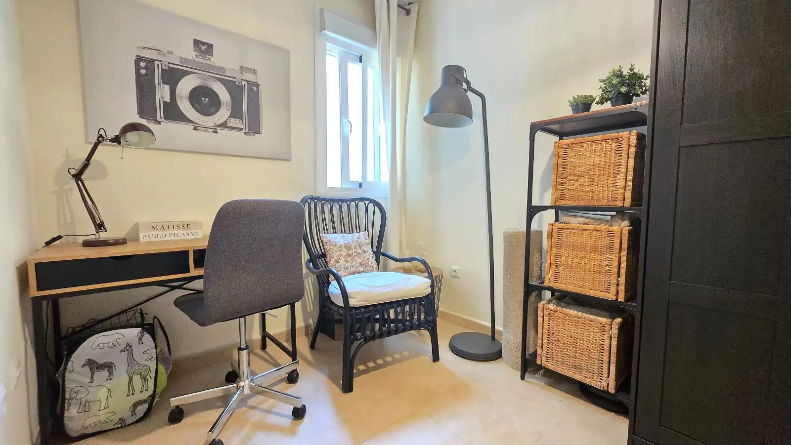 Bedroom of Flat for sale in El Pinillo 