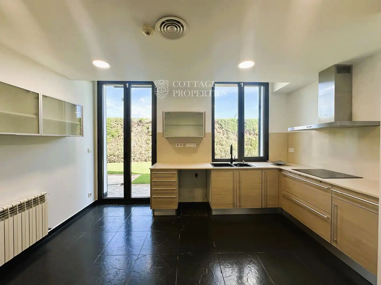 Cocina de Casa o chalet en venta en Sant Vicenç de Montalt con Aire acondicionado, Calefacción y Piscina