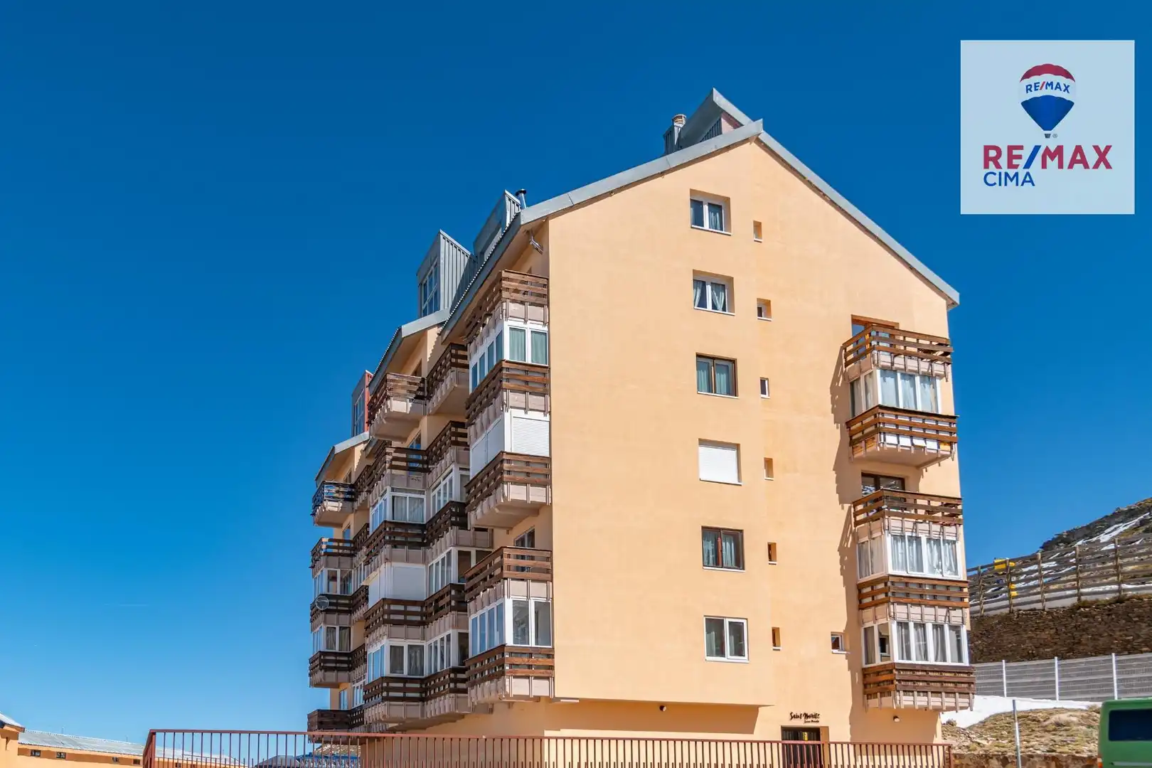 Vista exterior de Estudio en venta en Sierra Nevada con Calefacción y Terraza