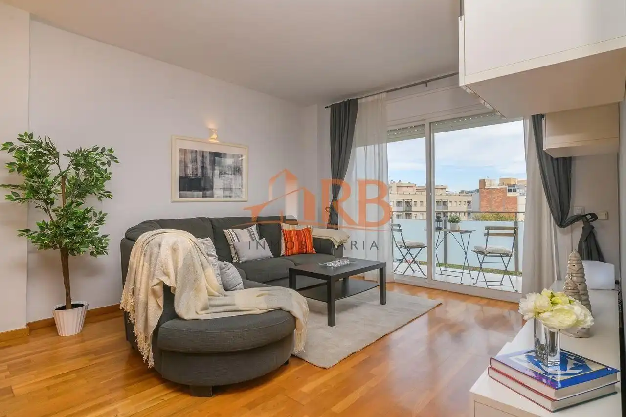 Vista exterior de Ático en venta en Castelldefels con Aire acondicionado, Calefacción y Terraza