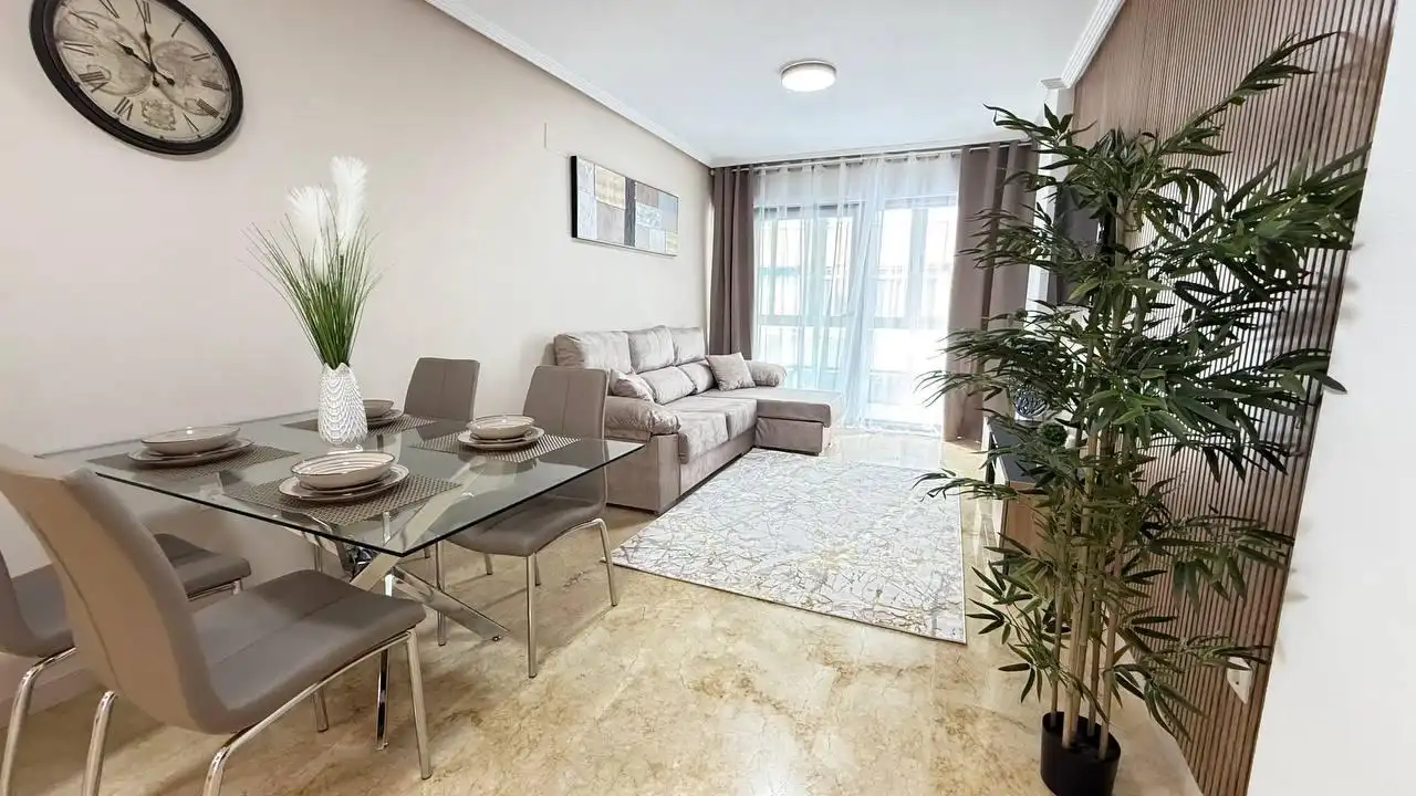 Apartamento con terraza en venta en Avenida PURISIMA, imagen 2