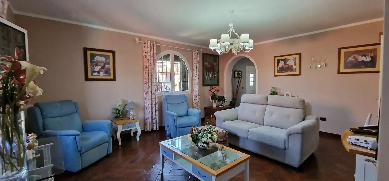 Sala de estar de Casa o chalet en venta en Firgas con Jardín privado, Piscina y Amueblado