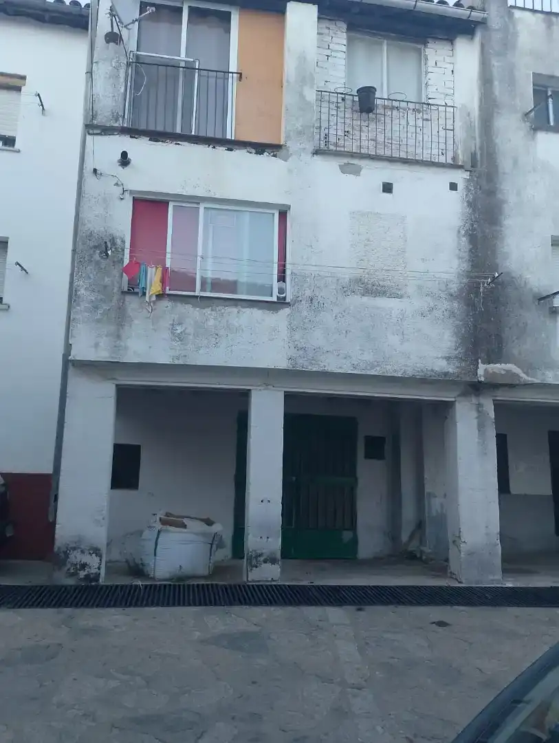 Vista exterior de Casa adosada en venda en Jarandilla de la Vera