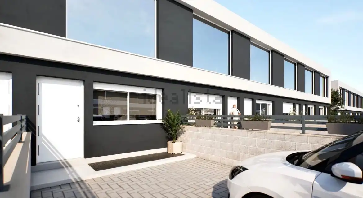 Vista exterior de Casa adosada en venta en Santa Pola con Aire acondicionado, Calefacción y Jardín privado