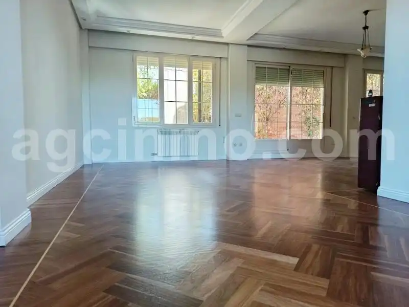 Sala de estar de Casa o chalet en venta en Simancas, Valladolid