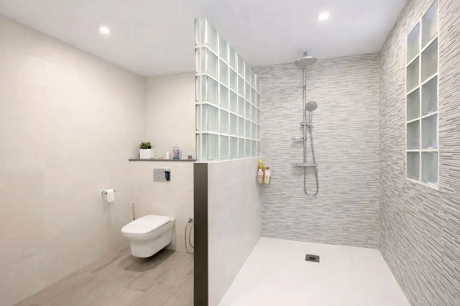 Bany de Casa o xalet en venda en Calafell amb Aire condicionat, Jardí privat i Terrassa