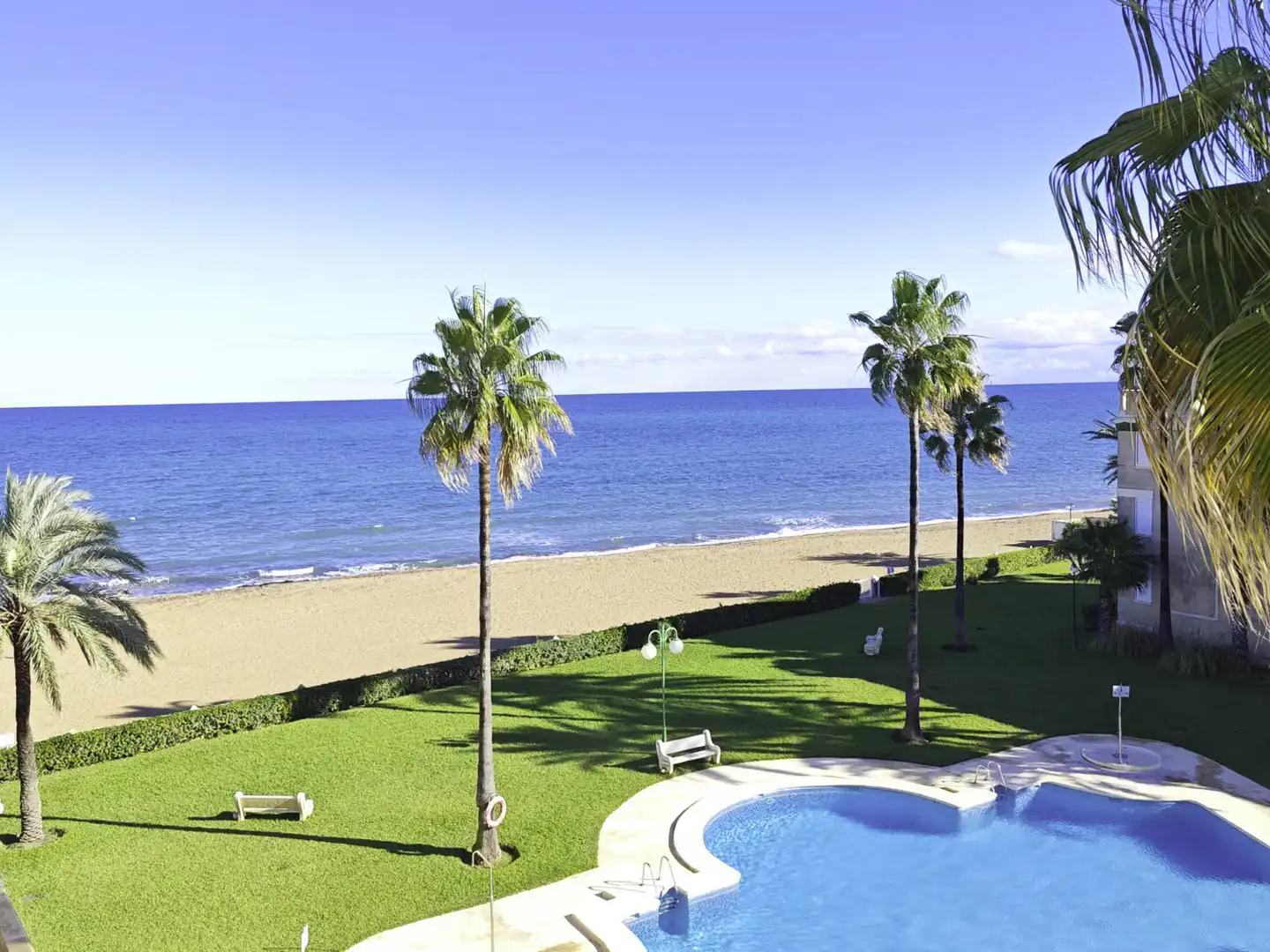 Appartement compact avec piscine à vendre à Las Marinas / Les Marines