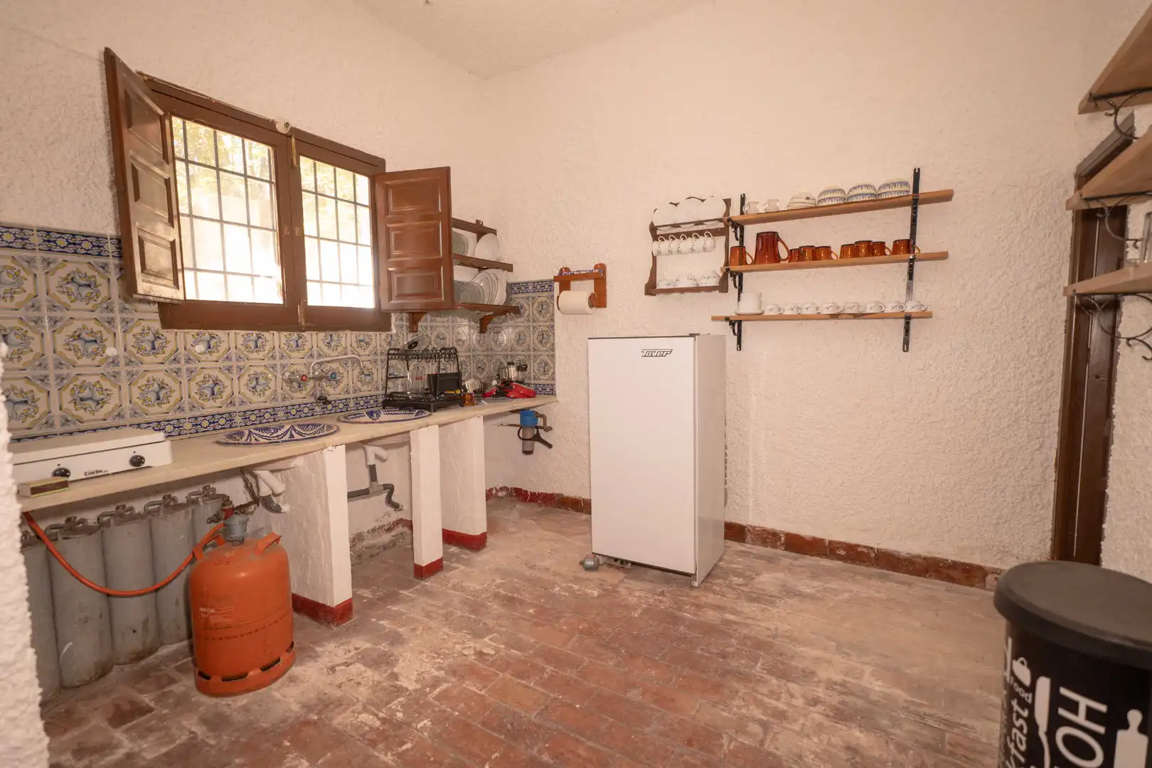 Cuina de Finca rústica en venda en Válor amb Jardí privat i Terrassa