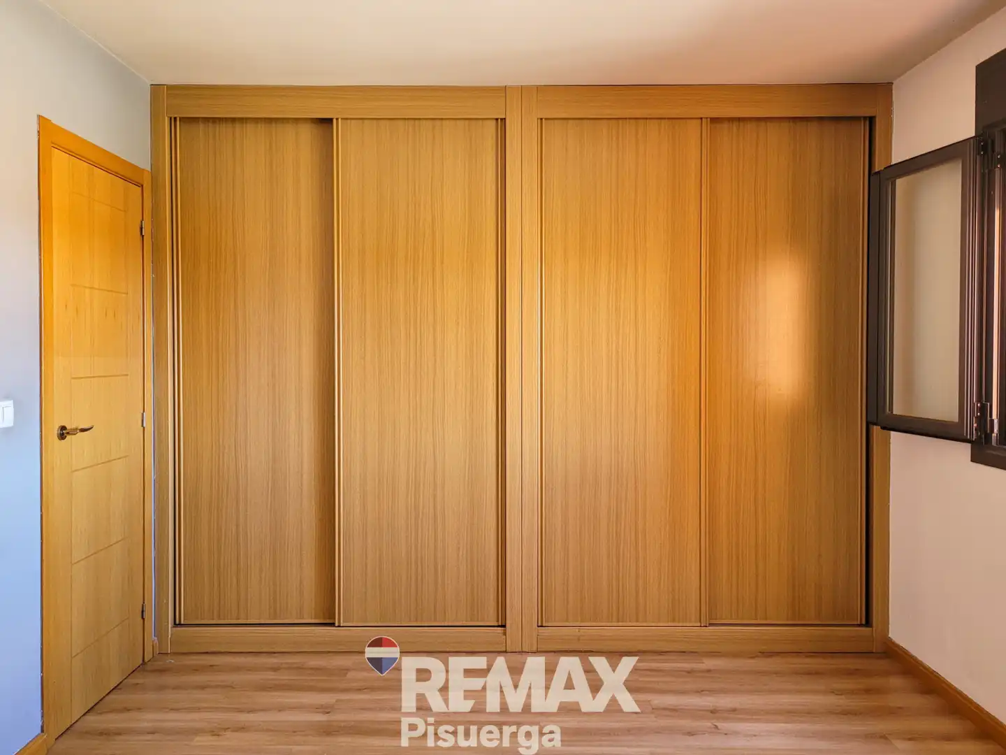 Schlafzimmer von Wohnung zum Verkauf in Santovenia de Pisuerga mit Heizung, Abstellraum und Balkon