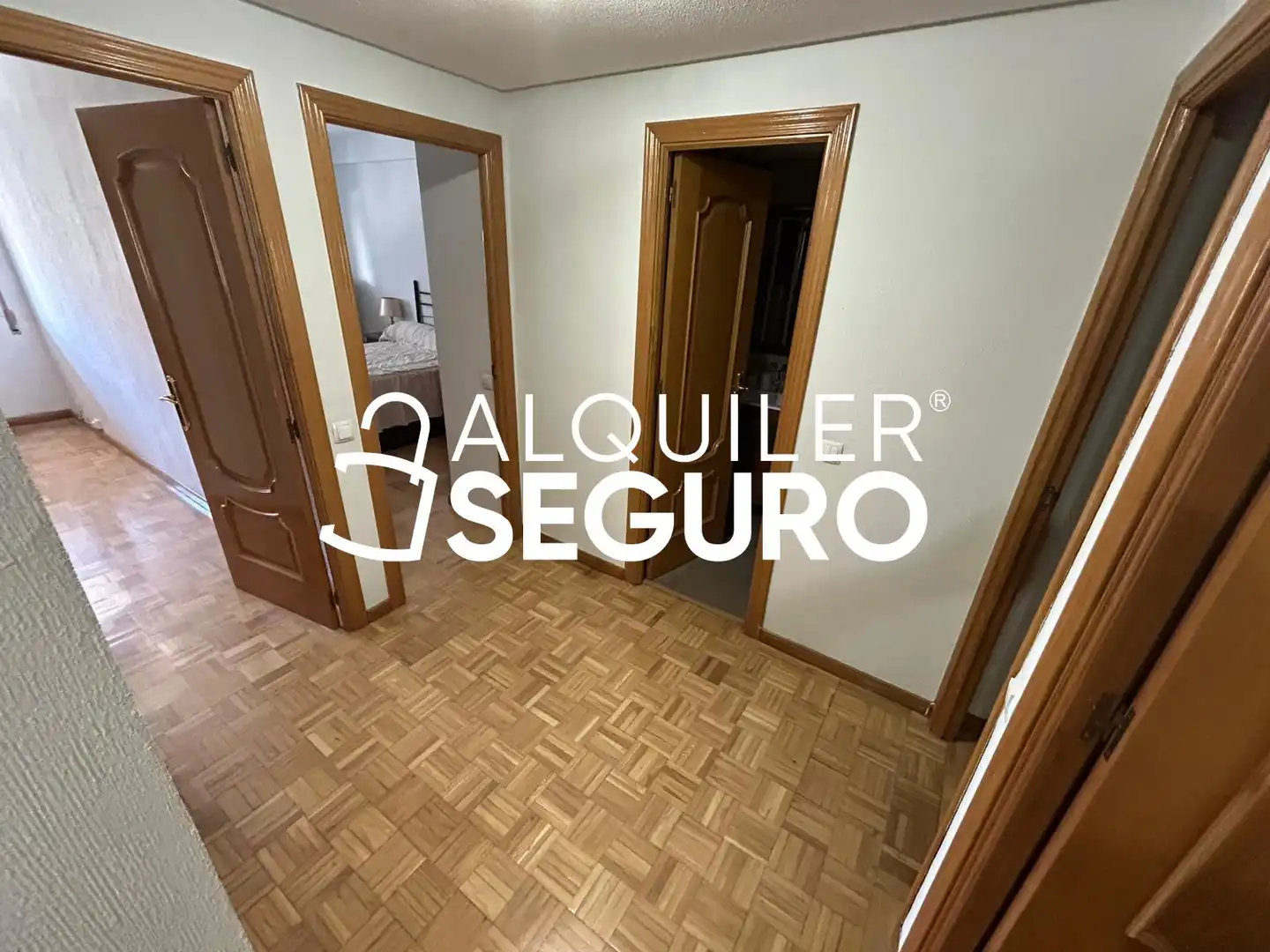 Dormitori de Pis de lloguer en Alcalá de Henares amb Aire condicionat, Calefacció i Terrassa