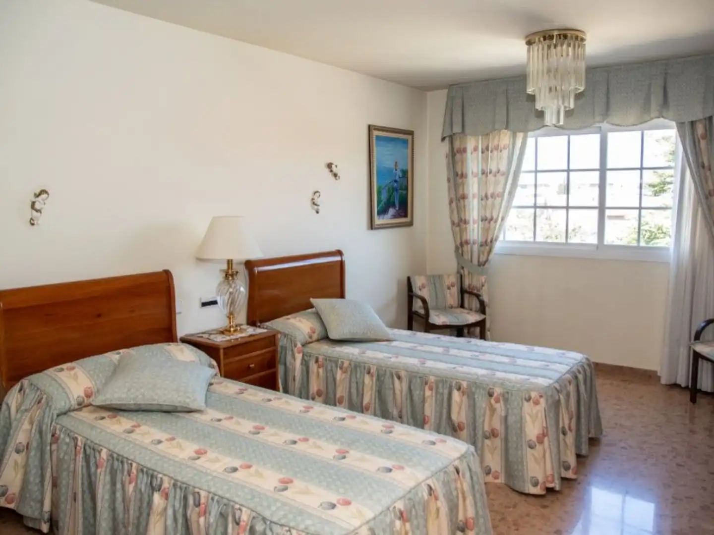 Habitación de Casa adosada en venta en Cuarte de Huerva con Aire acondicionado, Calefacción y Jardín privado