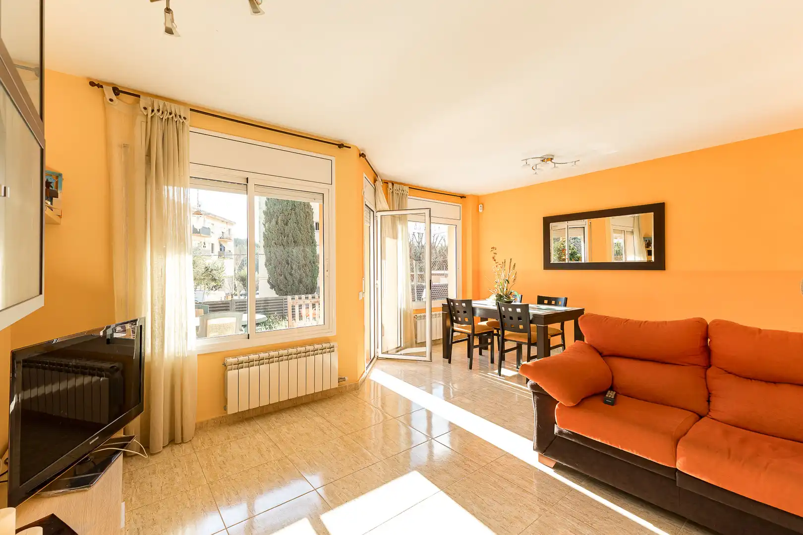 Sala d'estar de Apartament en venda en Sant Sadurní d'Anoia amb Calefacció, Jardí privat i Terrassa