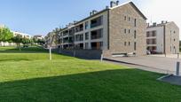 Vista exterior de Pis en venda en Sabiñánigo amb Calefacció, Jardí privat i Terrassa
