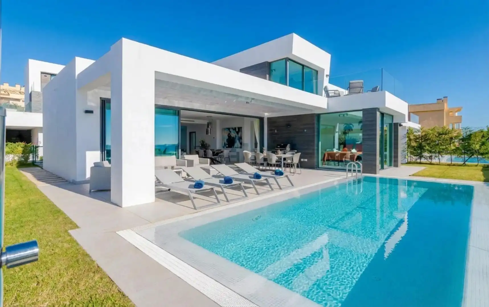 Piscina de Casa o chalet en venta en Marbella con Aire acondicionado, Jardín privado y Terraza