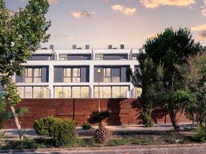 Vista exterior de Casa adosada en venda en Aranjuez amb Terrassa i Piscina