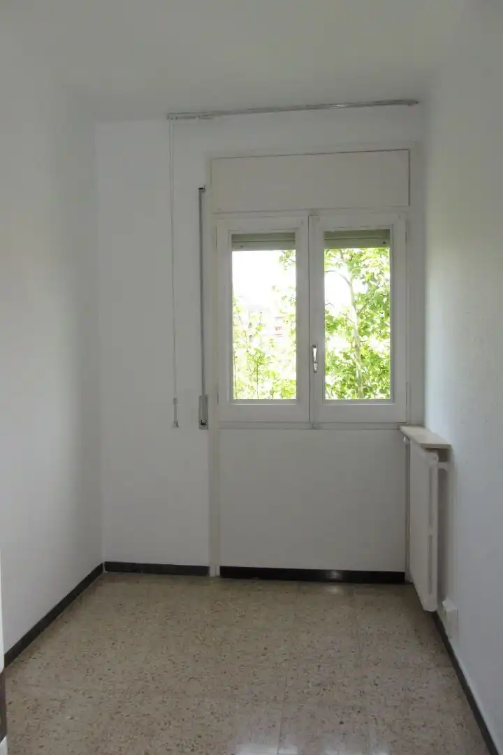 Habitación de Piso de alquiler en Girona con Aire acondicionado, Calefacción y Lavadora