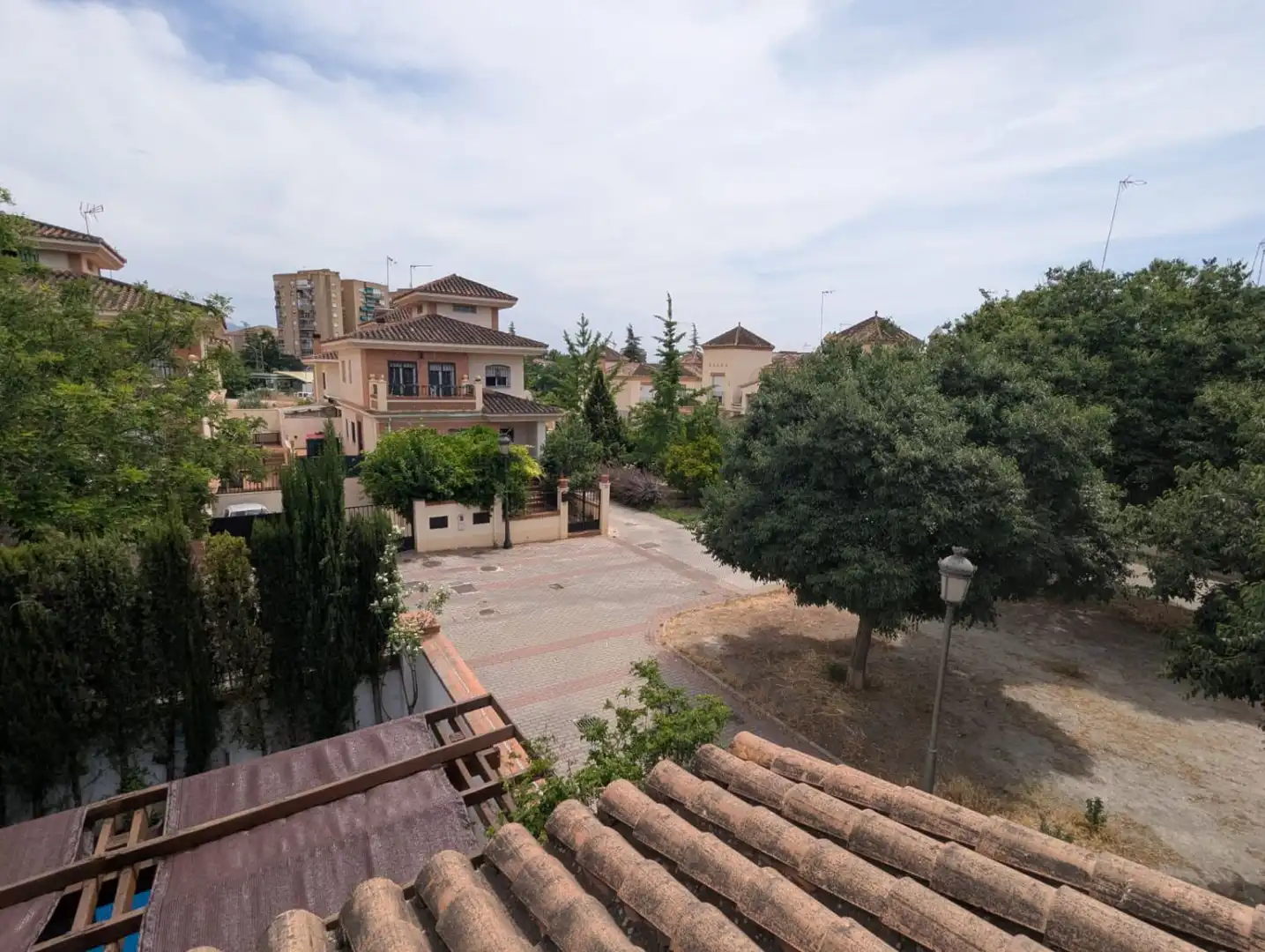 Vista exterior de Casa o xalet en venda en Granada amb Aire condicionat, Calefacció i Terrassa