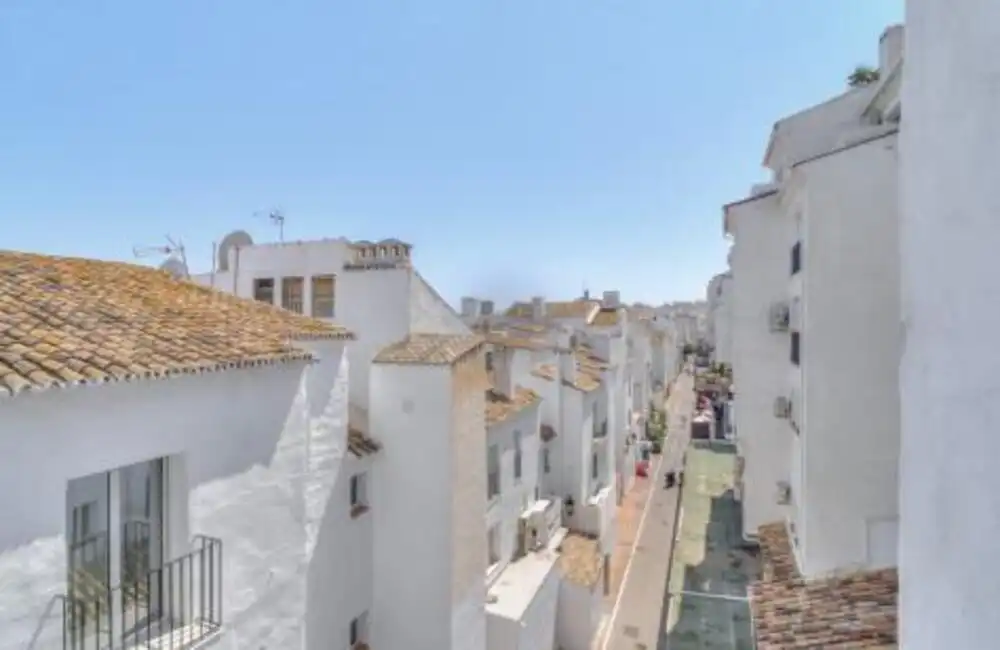 Vista exterior de Apartamento de alquiler en Marbella con Aire acondicionado, Amueblado y Balcón