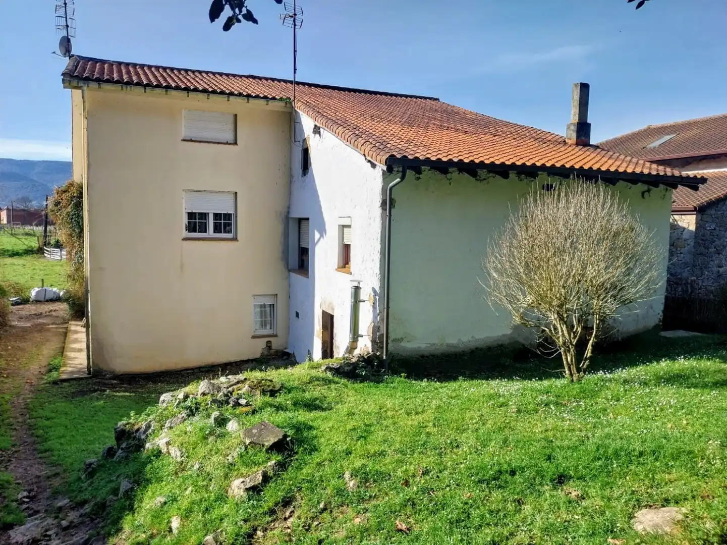 Casa adosada en venta en Isequilla - BARRIO ISEQUILLA, 9, Liendo