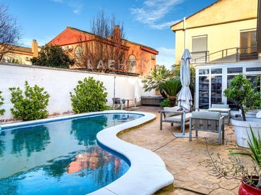 Maison avec piscine à vendre à Nuevo Bulevar