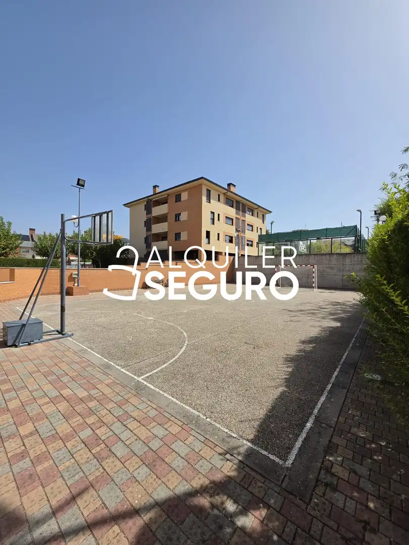 Aparcament de Pis de lloguer en Boadilla del Monte amb Aire condicionat, Calefacció i Terrassa