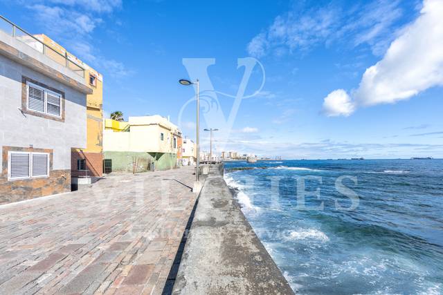 Piso en Venta en Calle Santiago Tejera Ossavarry en San Cristóbal - Playa de la Laja