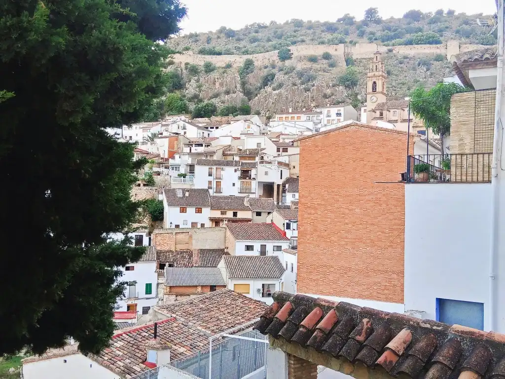 Vista exterior de Casa o xalet en venda en Chulilla amb Traster, Moblat i Balcó