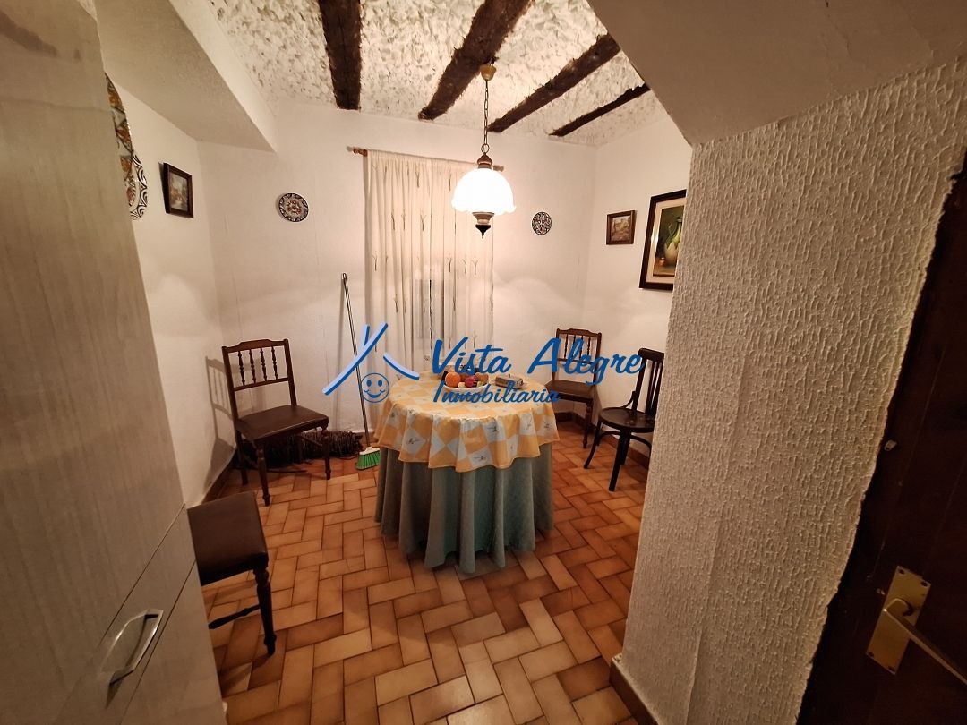Menjador de Casa o xalet en venda en Ollauri amb Calefacció, Traster i Moblat