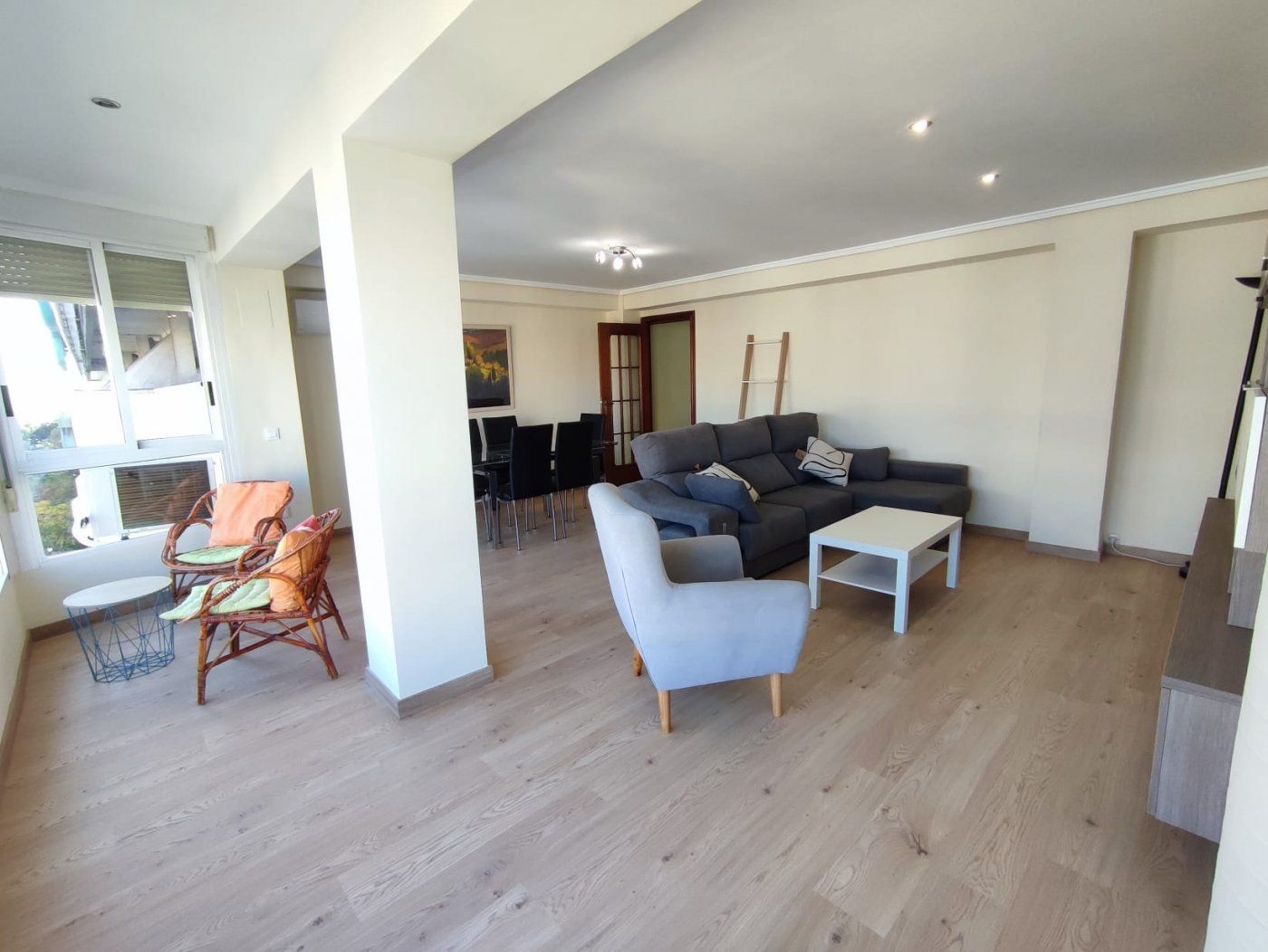 Wohnzimmer von Wohnung miete in Alicante / Alacant mit Heizung und Balkon