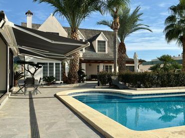 Chalet con piscina en venta en Calle GAVINA LA