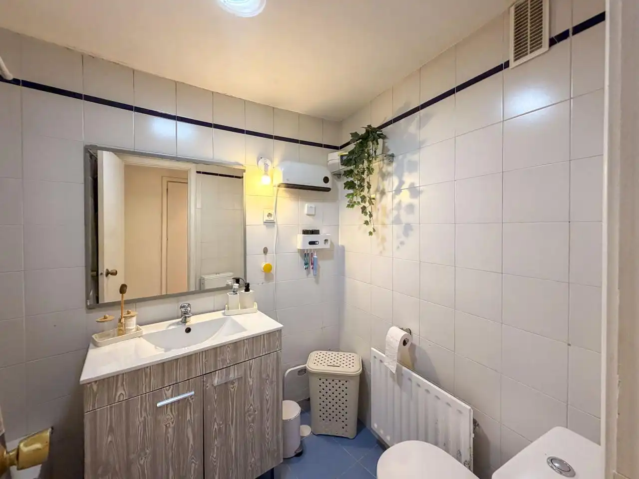 Baño de Piso en venta en Madrid con Calefacción y Terraza