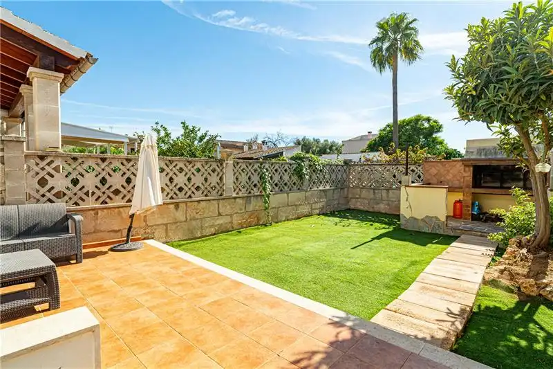 Reihenhaus mit Terrasse zur Miete in Els pla de na Tesa