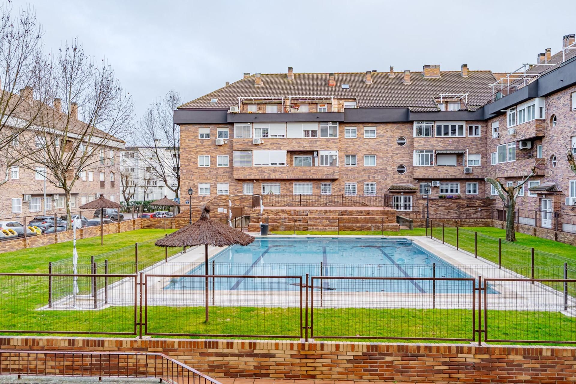 Piscina de Pis en venda en Villanueva del Pardillo amb Calefacció, Parquet i Balcó