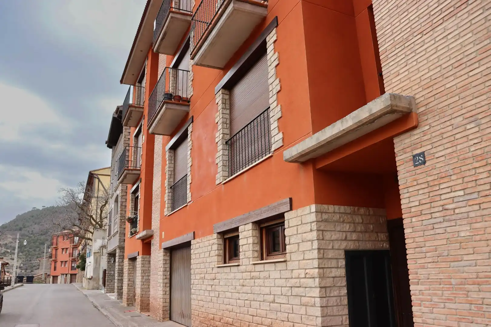Vista exterior de Piso en venta en Camarena de la Sierra con Calefacción, Trastero y Amueblado