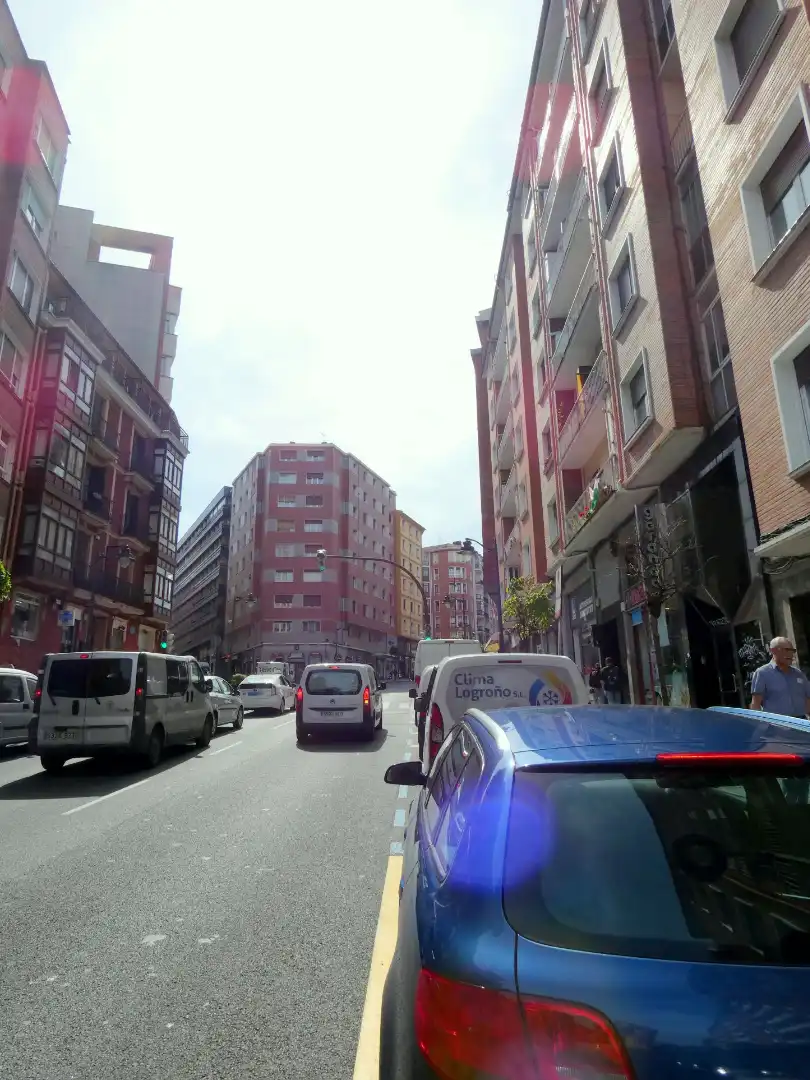 Vista exterior de Local en venda en Bilbao  amb Calefacció
