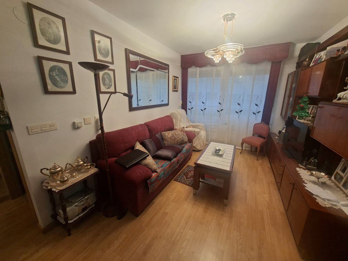 Sala d'estar de Apartament en venda en Vitoria - Gasteiz amb Calefacció, Parquet i Traster