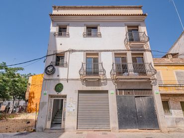 Xalet amb balcó en venda a Calle CATALUÑA