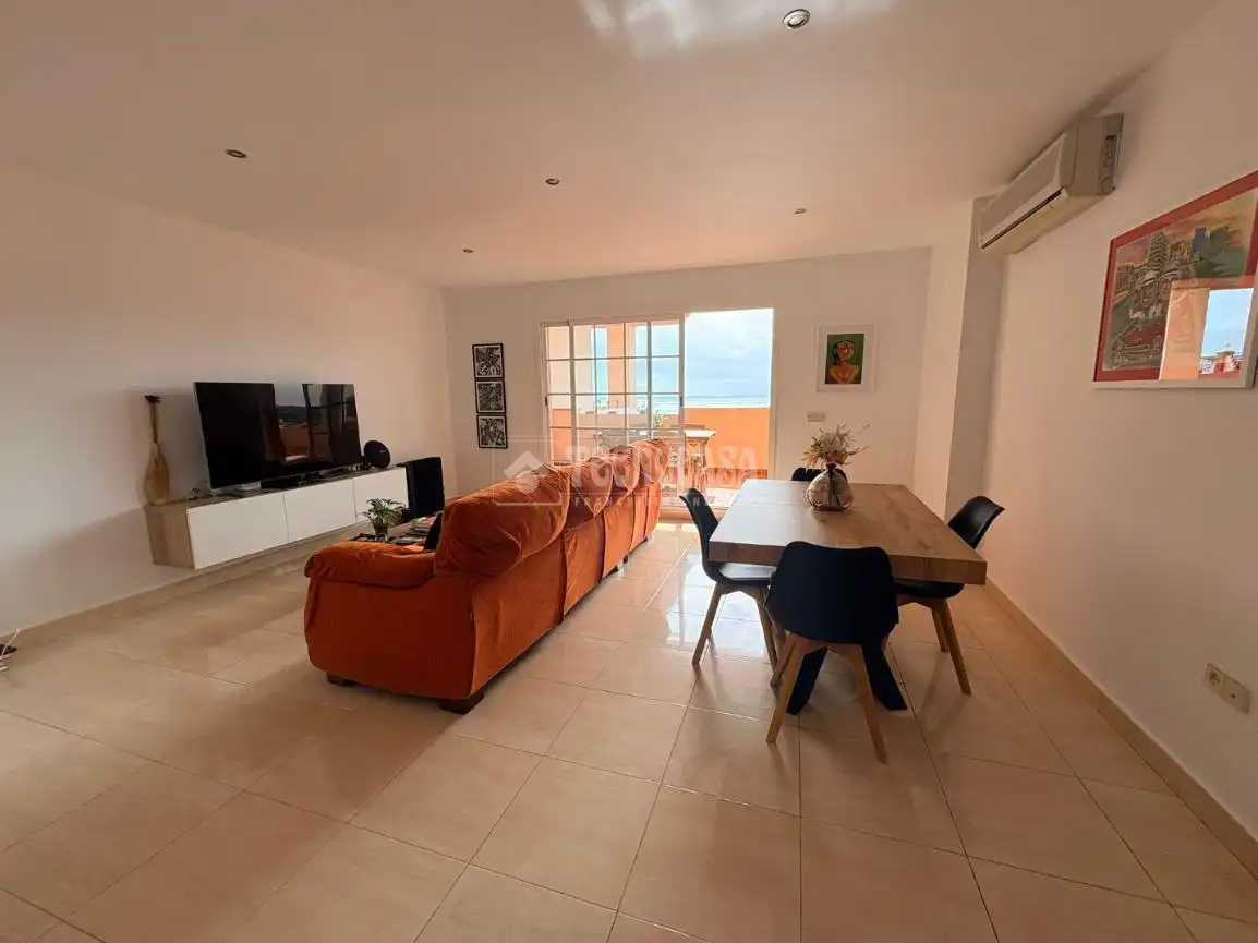 Vista exterior de Piso en venta en Manilva con Aire acondicionado, Terraza y Piscina comunitaria