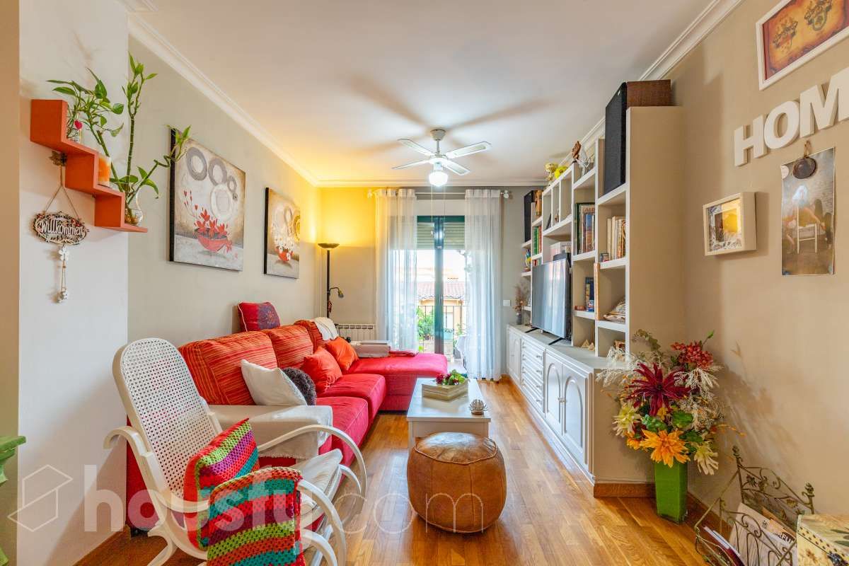 Living room of Flat for sale in Talavera de la Reina  with Air Conditioner, Private garden and Community pool