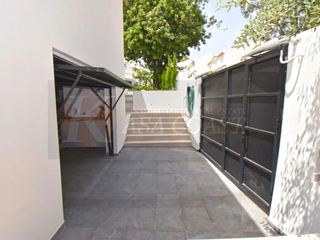 Houses for sale in Fuengirola  with Air Conditioner, Private garden and Terrace