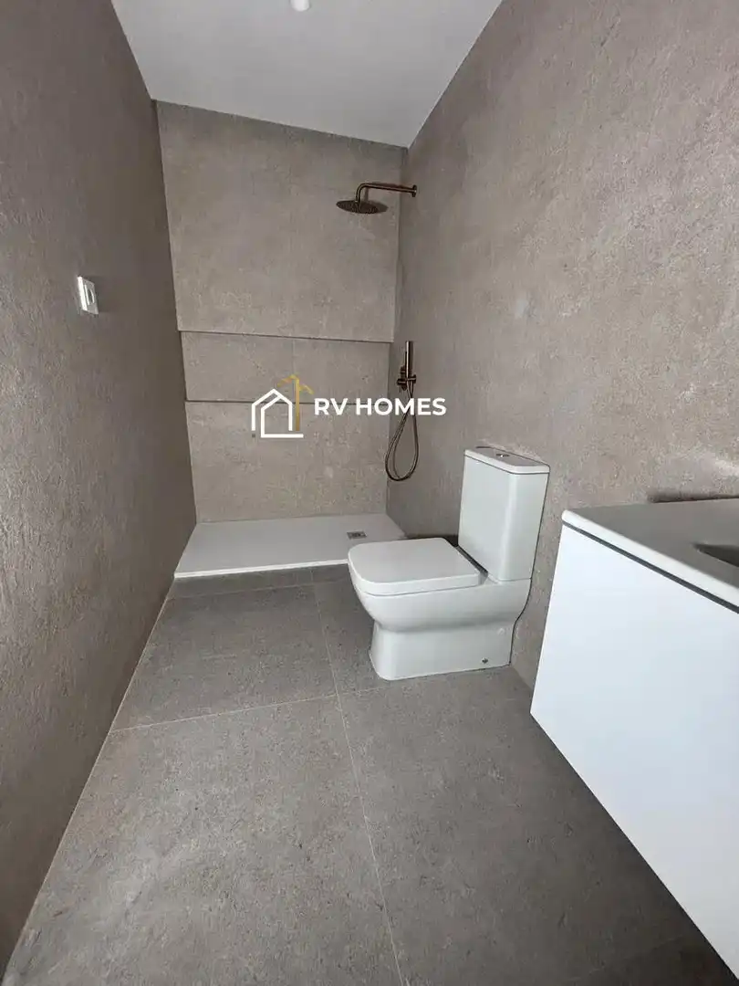 Bathroom of Flat for rent in Cáceres  with Air Conditioner and Furnished