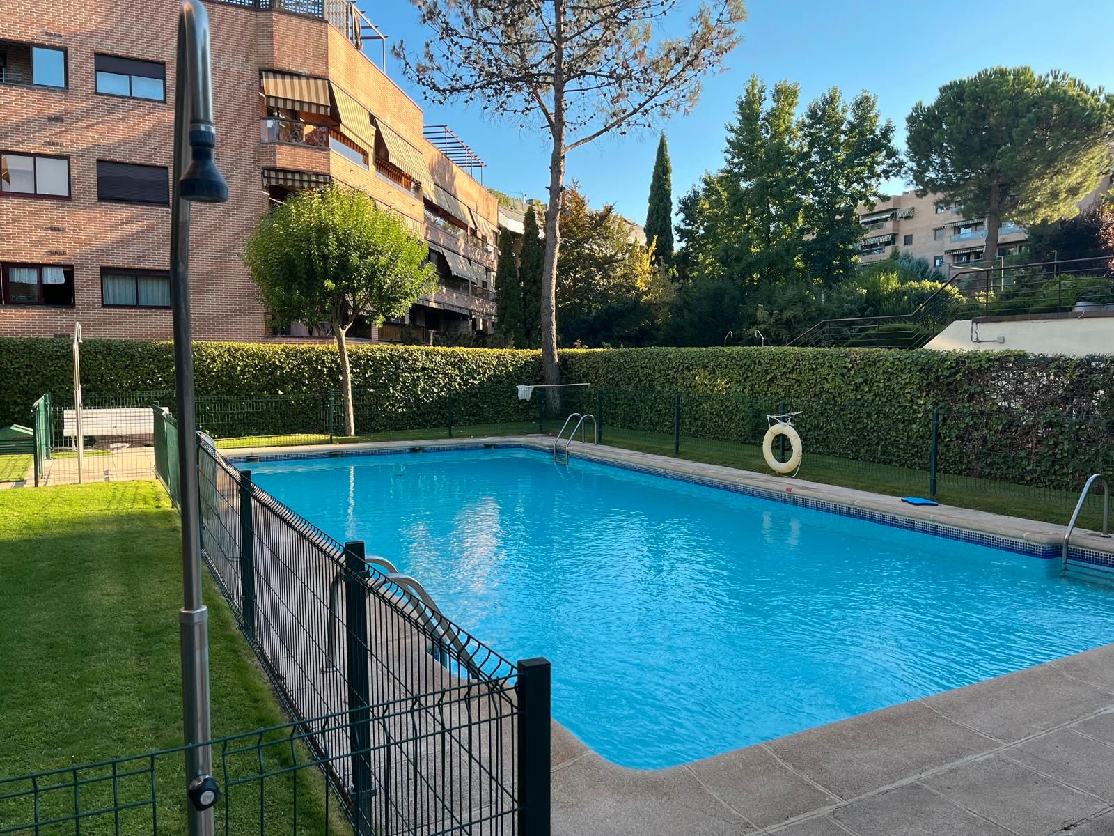 Piscina de Àtic de lloguer en Pozuelo de Alarcón amb Aire condicionat, Terrassa i Piscina comunitària