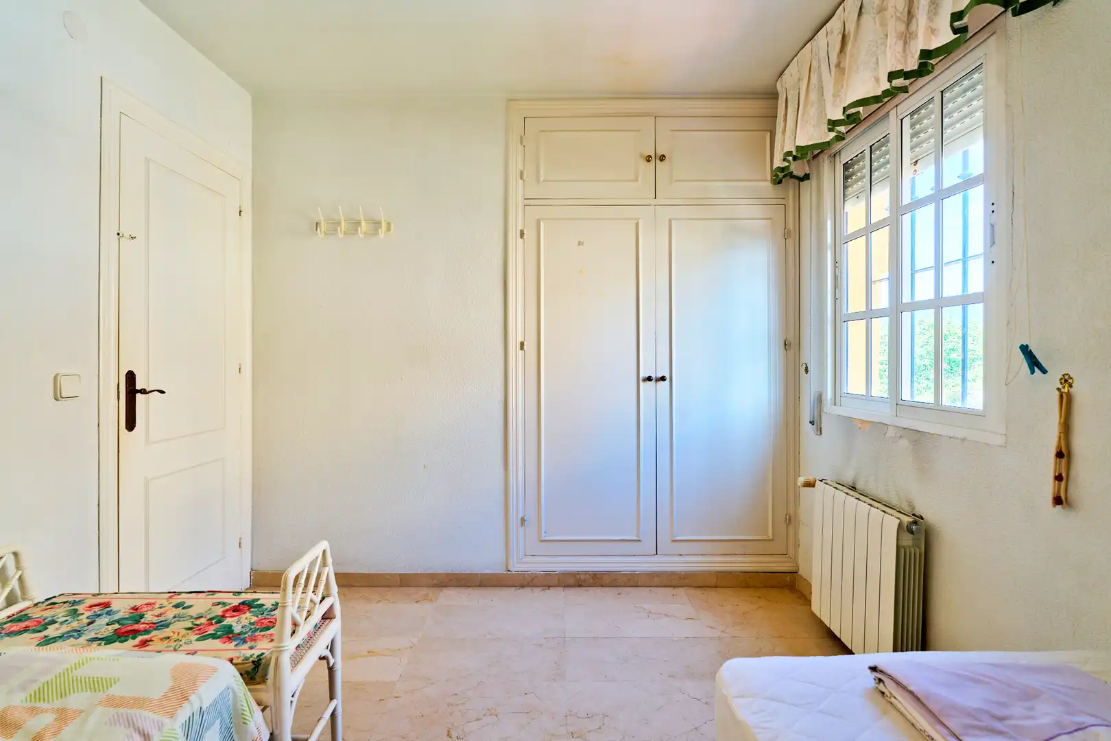 Schlafzimmer von Einfamilien-Reihenhaus zum Verkauf in Marbella mit Klimaanlage, Heizung und Terrasse
