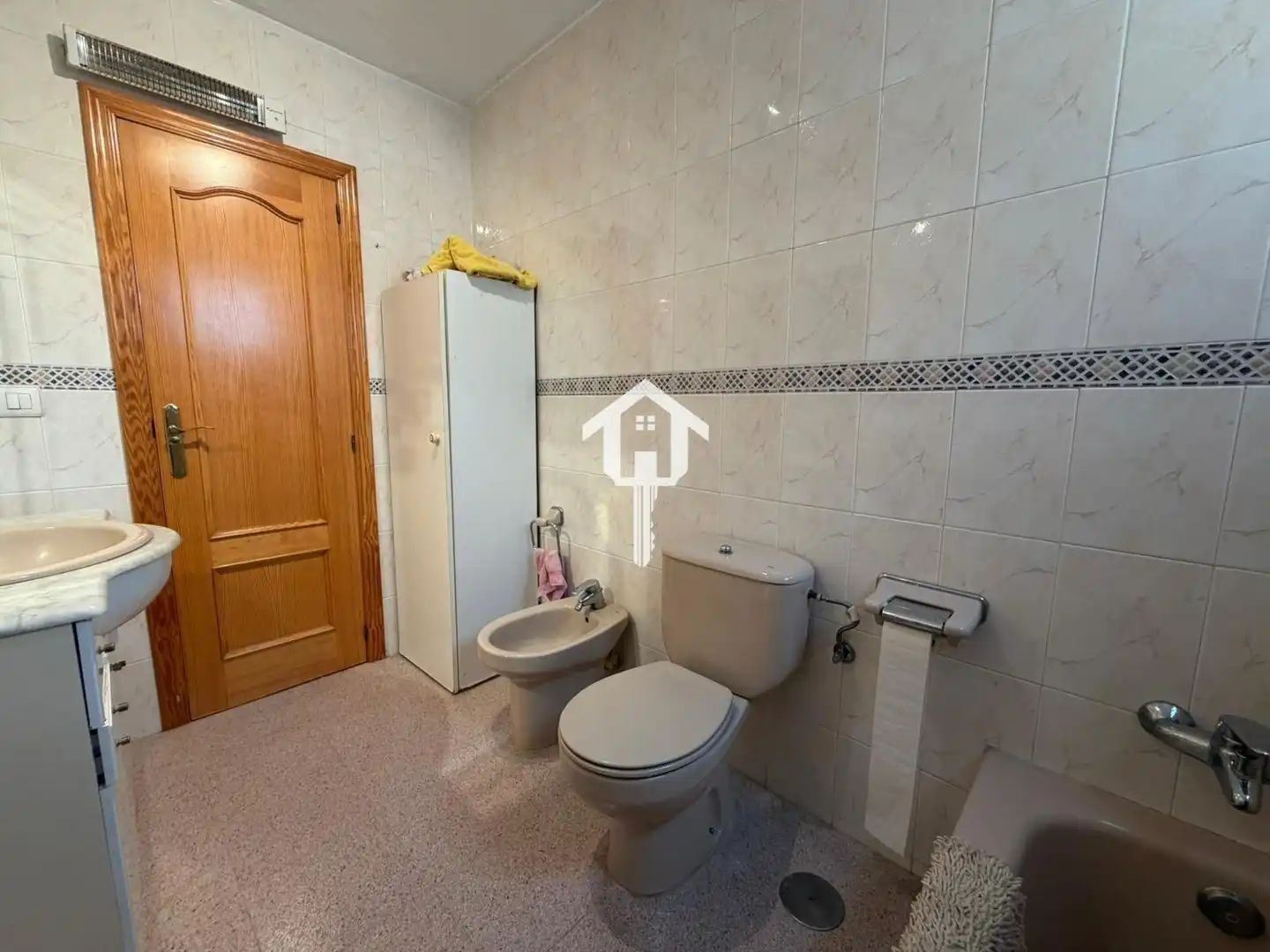 Baño de Piso en venta en Alicante / Alacant con Jardín privado, Trastero y Piscina