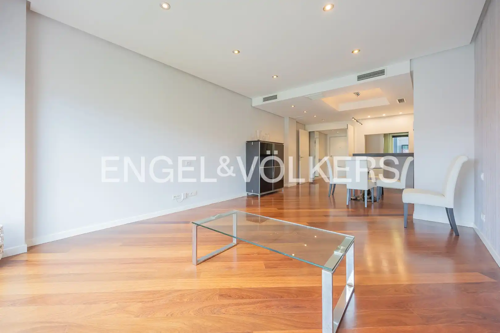 Living room of Flat for sale in Bilbao   with Air Conditioner, Heating and Parquet flooring