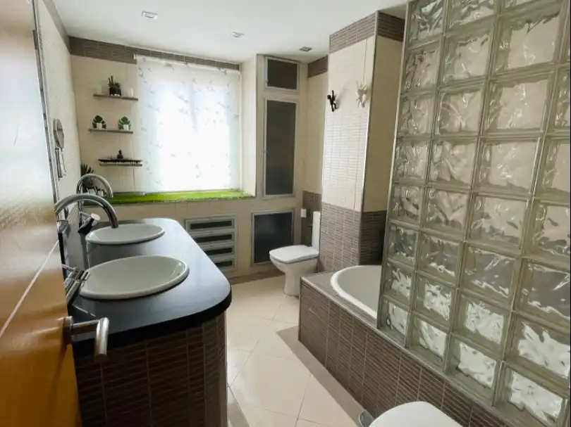 Baño de Casa o chalet en venta en Umbrete con Aire acondicionado